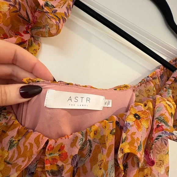 ASTR the Label Devereux Asymmetrical Floral Dress in Pink and Yellow (Size XL) - Picture 3 of 6